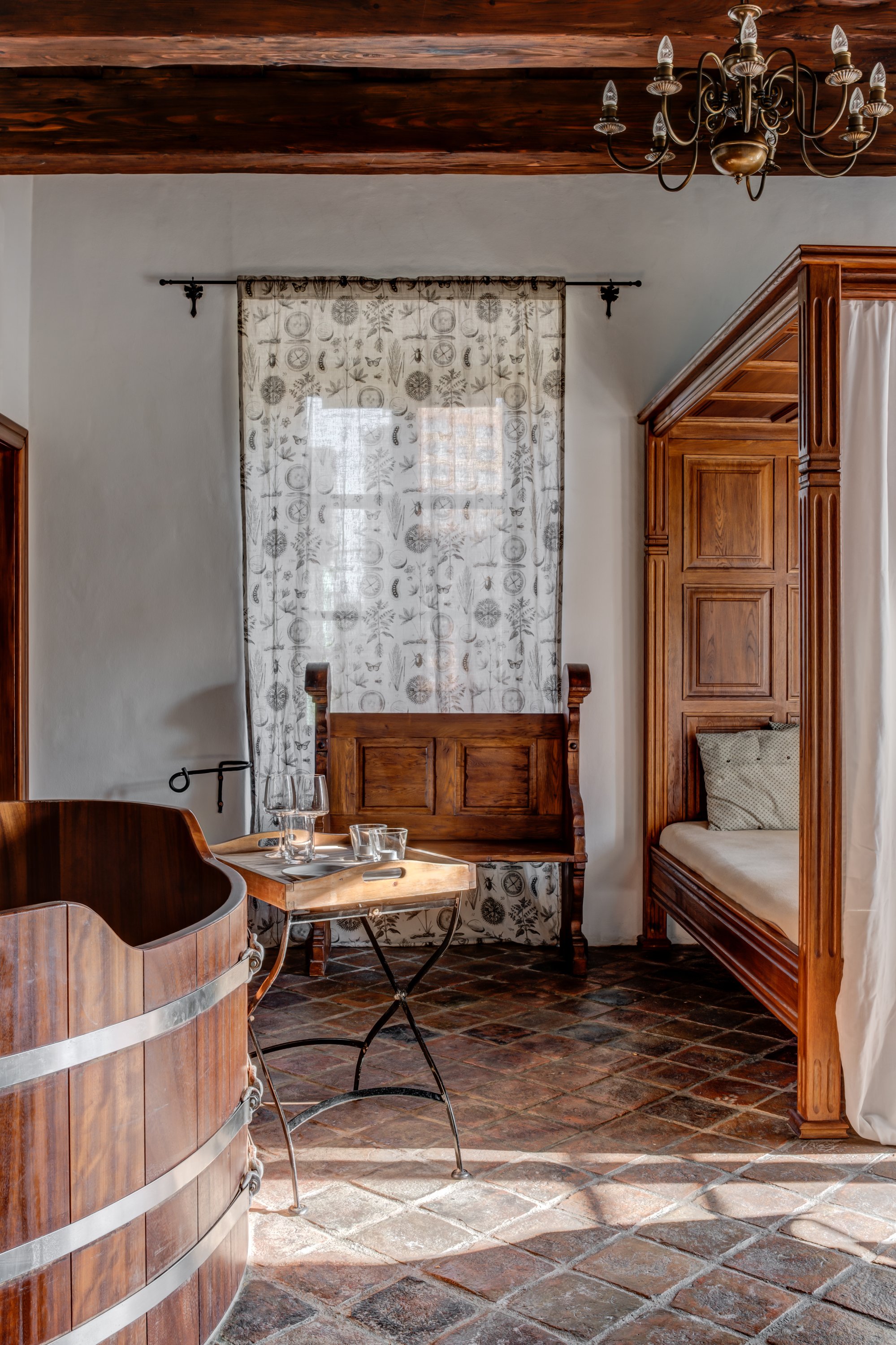 Pivní a vinné lázně